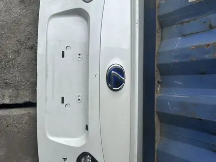 Крышка багажника Lexus HS 250h за 150 000 тг. в Караганда