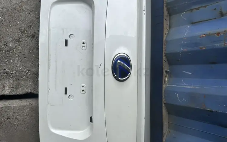 Крышка багажника Lexus HS 250h за 150 000 тг. в Караганда