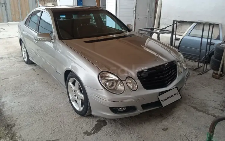 Mercedes-Benz E 320 2004 годаfor7 000 000 тг. в Астана