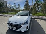 Hyundai Elantra 2019 года за 8 300 000 тг. в Астана