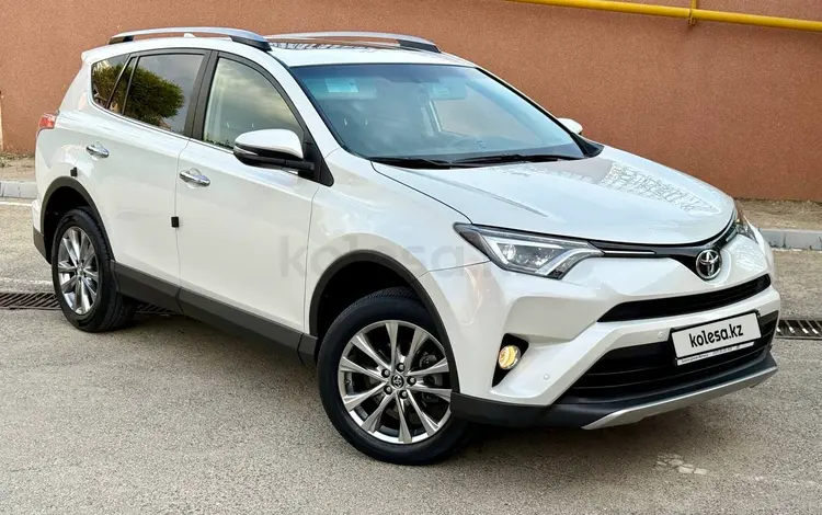 Toyota RAV4 2017 годаүшін14 400 000 тг. в Актау