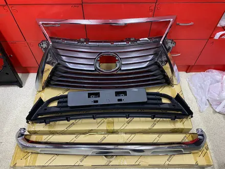 Решетка окантовка на Lexus RX за 5 000 тг. в Алматы