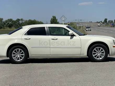 Chrysler 300C 2007 года за 4 500 000 тг. в Алматы – фото 12