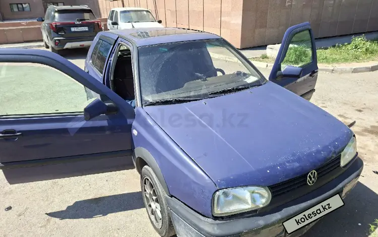 Volkswagen Golf 1996 годаүшін1 150 000 тг. в Астана