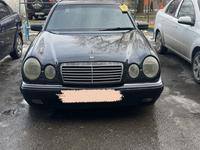 Mercedes-Benz E 320 1996 года за 3 100 000 тг. в Тараз