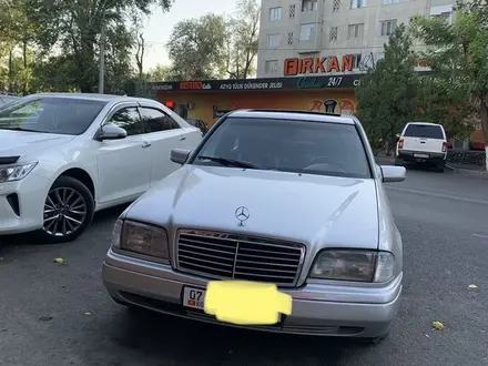 Mercedes-Benz C 230 1996 года за 1 800 000 тг. в Тараз – фото 2