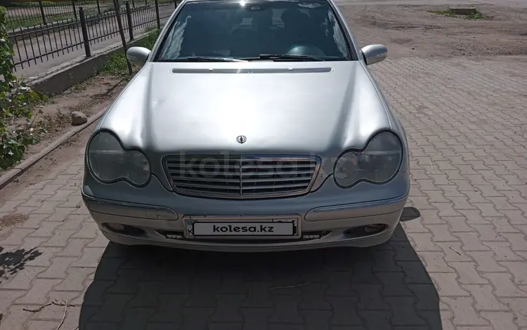 Mercedes-Benz C 240 2003 года за 2 500 000 тг. в Актобе