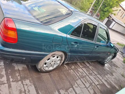 Mercedes-Benz C 180 1995 года за 1 200 000 тг. в Караганда – фото 4