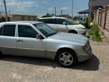 Mercedes-Benz E 320 1993 года за 1 100 000 тг. в Тараз – фото 2