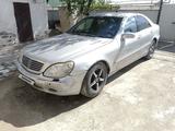 Mercedes-Benz S 320 2002 года за 3 000 000 тг. в Атырау – фото 2