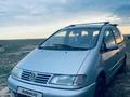 Volkswagen Sharan 1998 года за 1 700 000 тг. в Уральск – фото 2