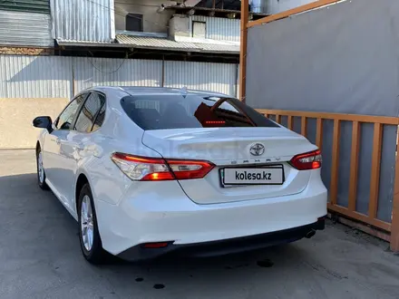 Toyota Camry 2018 года за 12 500 000 тг. в Алматы – фото 6