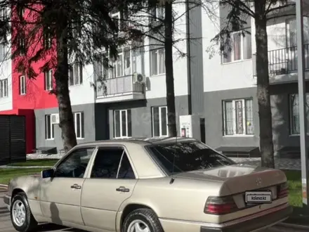 Mercedes-Benz E 260 1991 года за 2 200 000 тг. в Алматы – фото 12