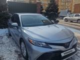 Toyota Camry 2018 года за 11 000 000 тг. в Алматы – фото 3