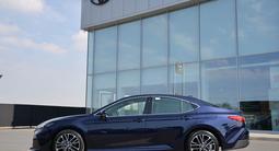Toyota Camry Luxe 2025 года за 25 190 000 тг. в Алматы – фото 3