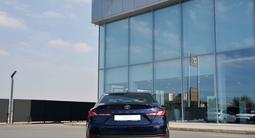 Toyota Camry Luxe 2025 года за 25 190 000 тг. в Алматы – фото 4