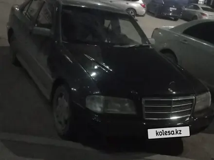 Mercedes-Benz C 200 1994 года за 1 800 000 тг. в Астана – фото 3