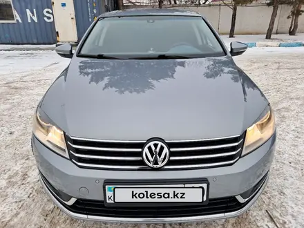 Volkswagen Passat 2011 года за 5 390 000 тг. в Костанай – фото 2