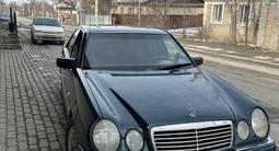 Mercedes-Benz E 320 1997 года за 2 700 000 тг. в Алматы – фото 3