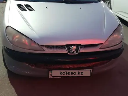 Peugeot 206 2000 года за 800 000 тг. в Костанай – фото 2