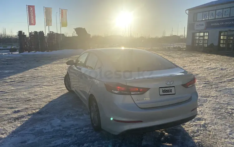 Hyundai Elantra 2018 годаfor4 650 000 тг. в Уральск