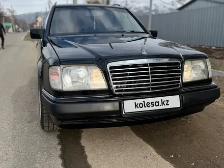 Mercedes-Benz E 200 1989 года за 2 200 000 тг. в Талдыкорган – фото 17