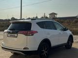 Toyota RAV4 2018 годаfor12 500 000 тг. в Сарыагаш – фото 4