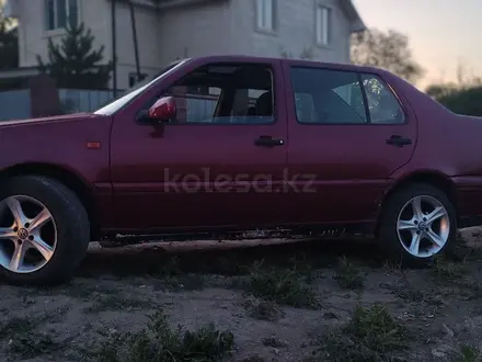 Volkswagen Vento 1992 года за 1 500 000 тг. в Алматы – фото 5