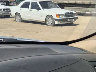 Mercedes-Benz 190