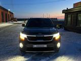 Kia Seltos 2020 года за 10 150 000 тг. в Астана – фото 2