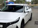Hyundai Elantra 2023 года за 8 470 000 тг. в Семей – фото 3