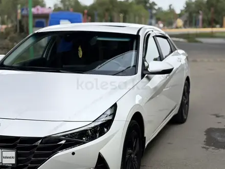 Hyundai Elantra 2023 года за 8 470 000 тг. в Семей – фото 3