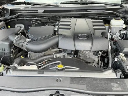 Toyota Land Cruiser 2013 года за 23 000 000 тг. в Астана – фото 25
