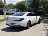 Hyundai Sonata 2023 года за 11 990 000 тг. в Алматы – фото 3