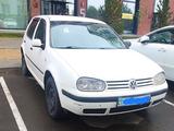 Volkswagen Golf 2001 года за 2 500 000 тг. в Астана – фото 2