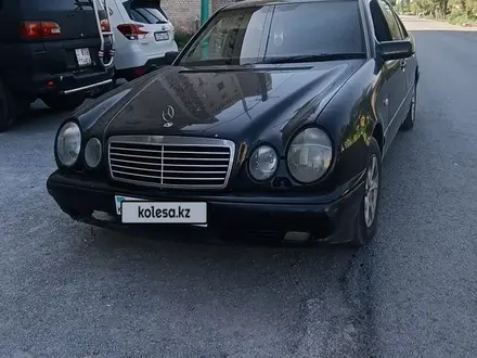 Mercedes-Benz E 230 1995 года за 1 600 000 тг. в Туркестан – фото 2