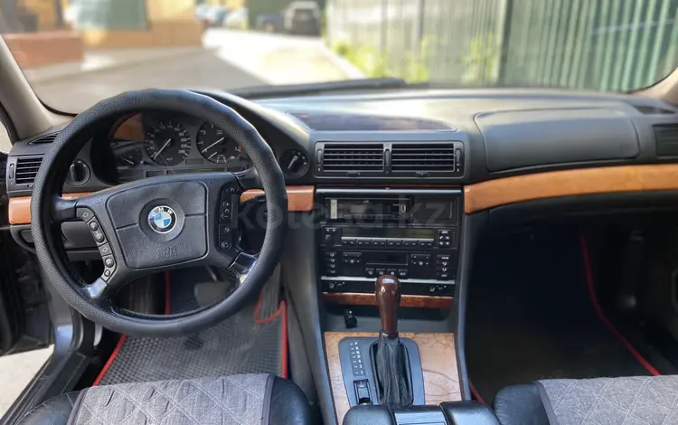 BMW 730 1994 года за 3 200 000 тг. в Астана