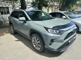 Toyota RAV4 2021 годаfor14 500 000 тг. в Атырау