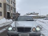 Mercedes-Benz E 320 1997 года за 2 600 000 тг. в Астана