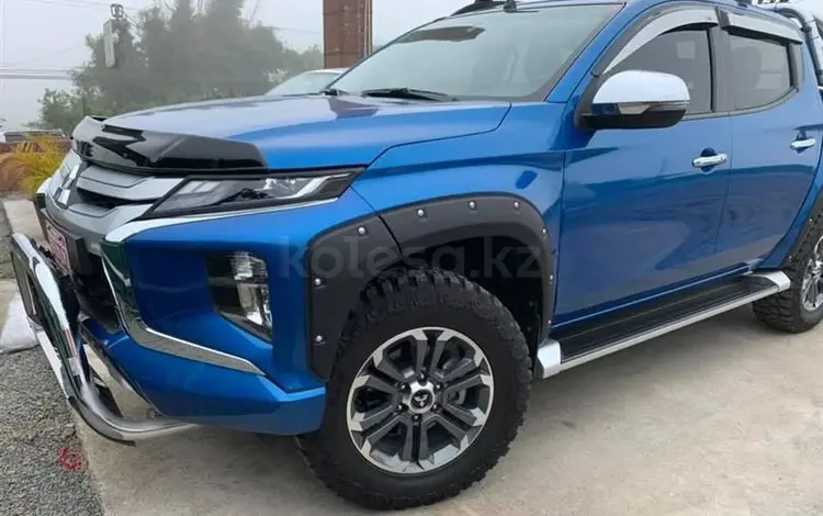 Накладки на колесные арки Mitsubishi L2OO (2O15-2O23) за 100 000 тг. в Астана