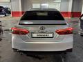 Toyota Camry 2020 года за 12 000 000 тг. в Актау – фото 9