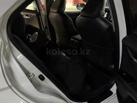 Toyota Camry 2020 года за 12 000 000 тг. в Актау – фото 4