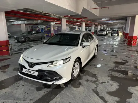 Toyota Camry 2020 года за 12 000 000 тг. в Актау