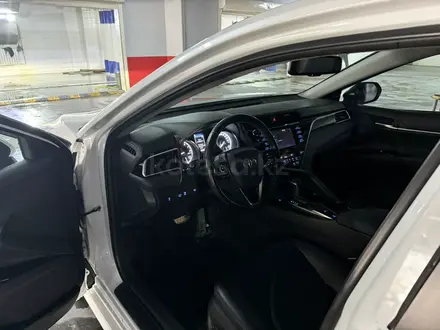 Toyota Camry 2020 года за 12 000 000 тг. в Актау – фото 5