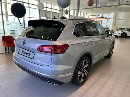 Volkswagen Touareg 2022 года за 24 990 000 тг. в Петропавловск – фото 3