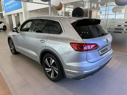 Volkswagen Touareg 2022 года за 24 990 000 тг. в Петропавловск – фото 4