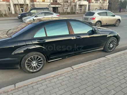 Mercedes-Benz S 500 2006 года за 6 000 000 тг. в Астана – фото 2