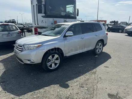 Toyota Highlander 2011 года за 6 700 000 тг. в Атырау