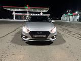Hyundai Accent 2018 года за 8 150 000 тг. в Актобе – фото 2