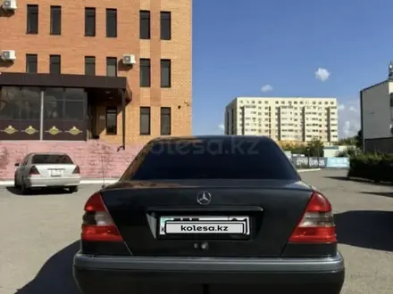 Mercedes-Benz C 220 1994 года за 2 900 000 тг. в Астана – фото 3